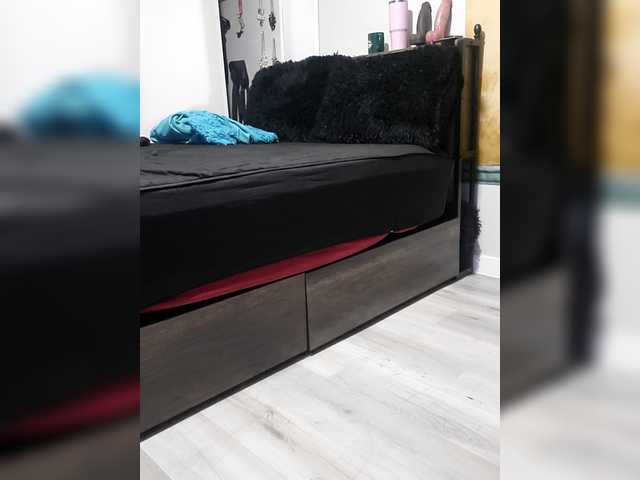 QueenAnitaDix's BongaCams show and profile