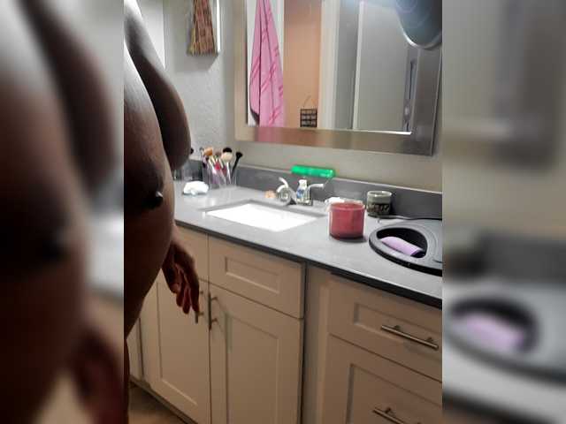 QueenAnitaDix