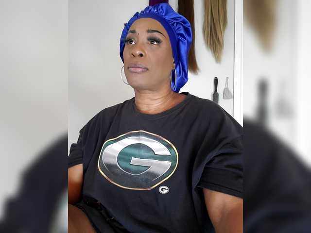 QueenAnitaDix