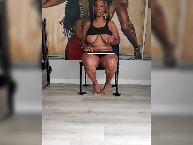 QueenAnitaDix's BongaCams show and profile