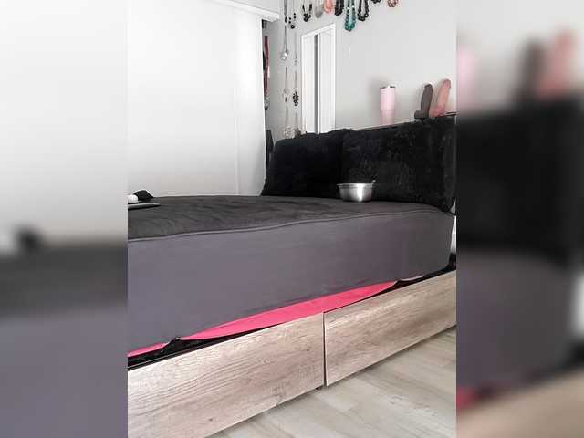 QueenAnitaDix's BongaCams show and profile