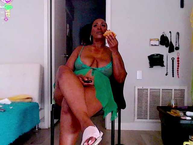 QueenAnitaDix