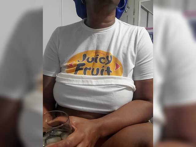 QueenAnitaDix Live Cam on BongaCams
