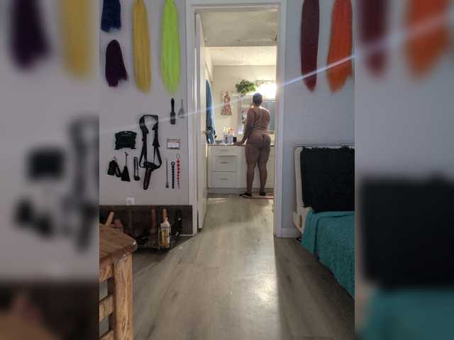 QueenAnitaDix