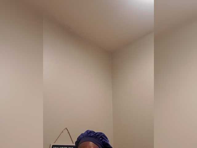 QueenAnitaDix live cam on BongaCams