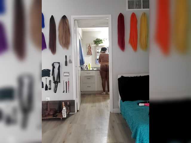 QueenAnitaDix