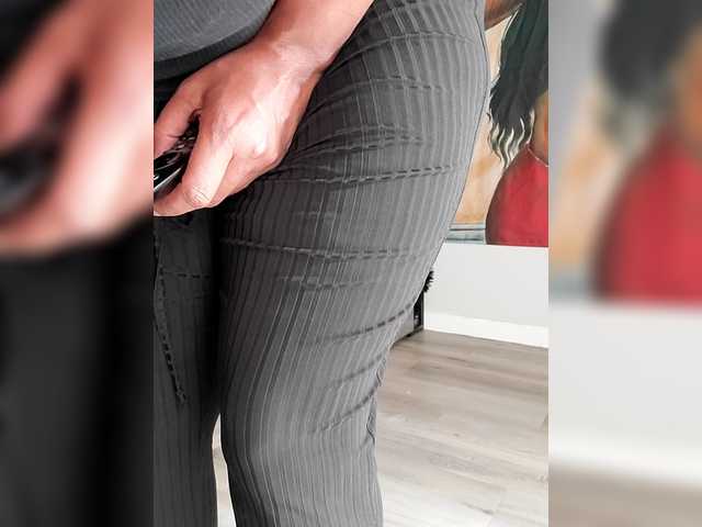 QueenAnitaDix's BongaCams show and profile