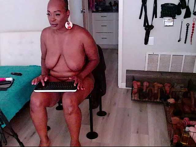 queenanitadix live sex