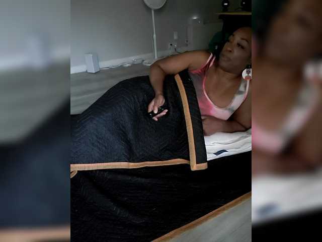 QueenAnitaDix live webcam show