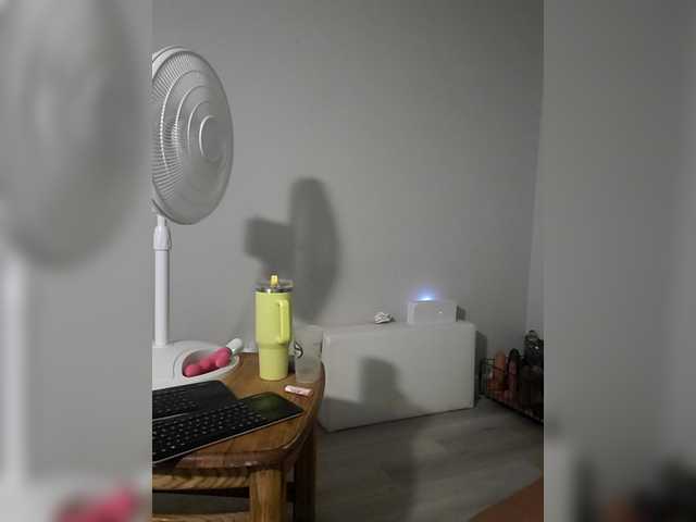 QueenAnitaDix live cam on BongaCams