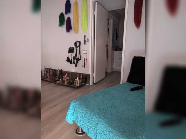 QueenAnitaDix live cam on BongaCams