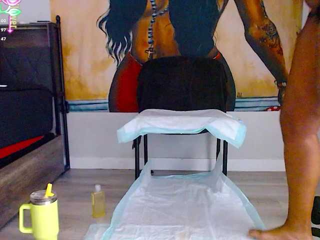 QueenAnitaDix live cam on BongaCams