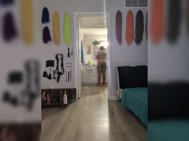 QueenAnitaDix live cam on BongaCams