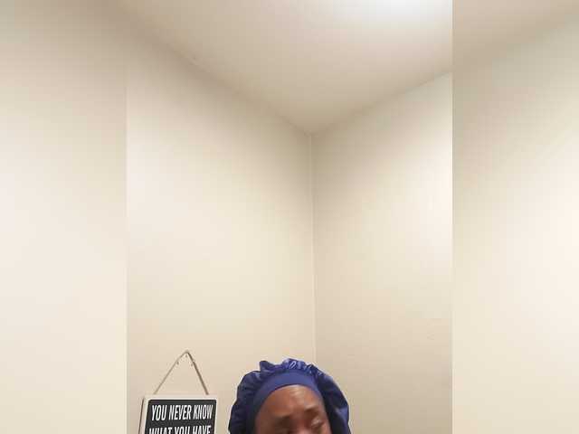 QueenAnitaDix live cam on BongaCams
