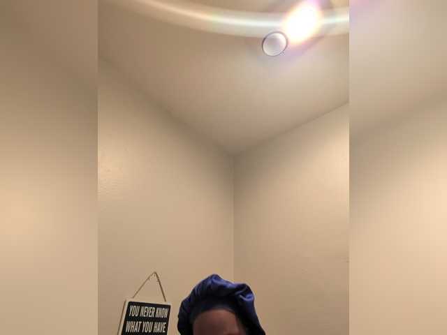 QueenAnitaDix live cam on BongaCams