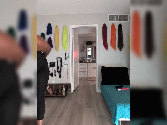 QueenAnitaDix live cam on BongaCams
