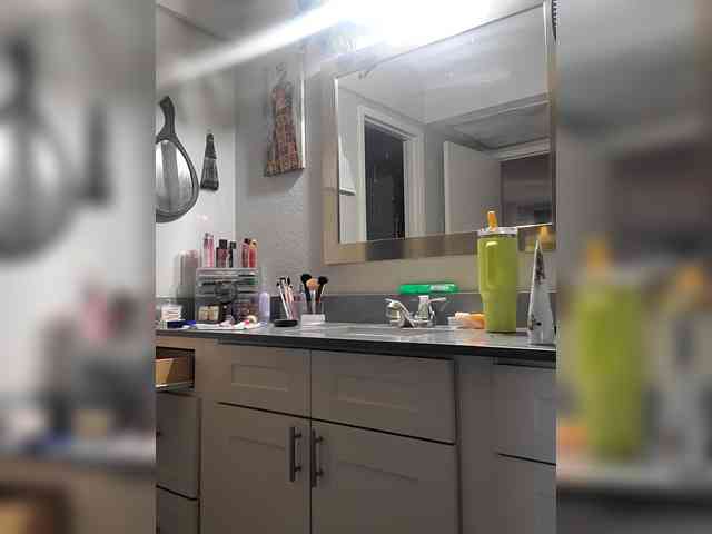 QueenAnitaDix webcam