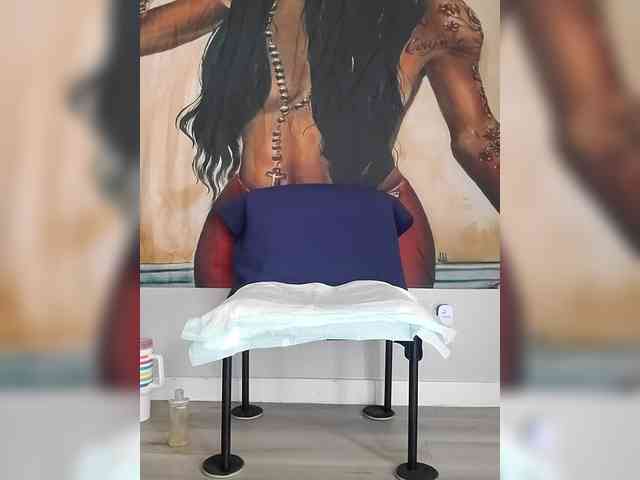 QueenAnitaDix webcam
