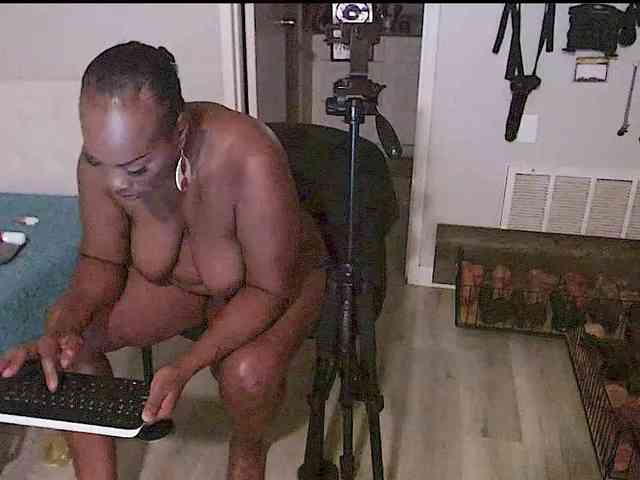 QueenAnitaDix webcam