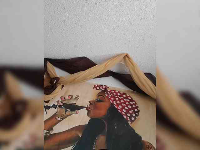 QueenAnitaDix webcam