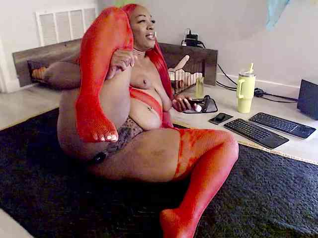 QueenAnitaDix Sex Cam Show