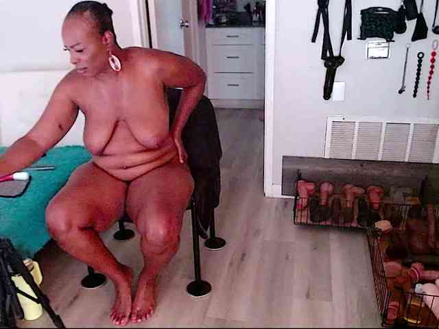 QueenAnitaDix