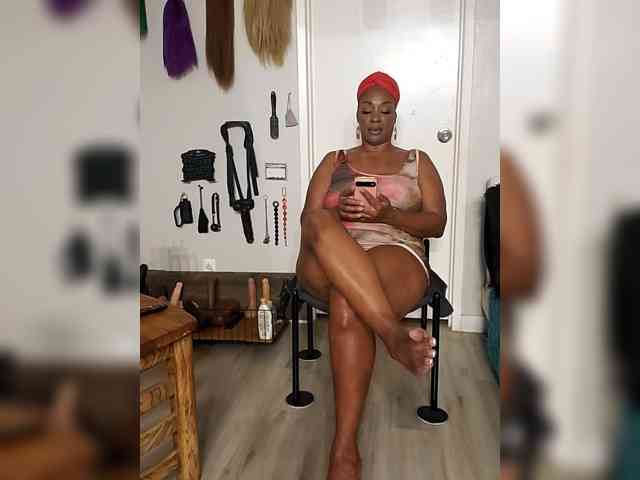 QueenAnitaDix webcam