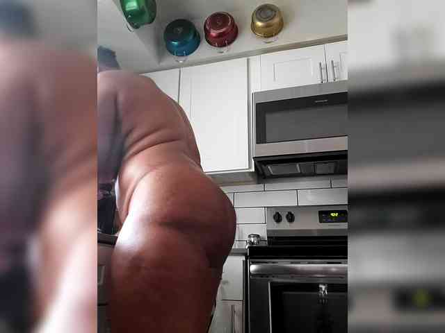 QueenAnitaDix webcam