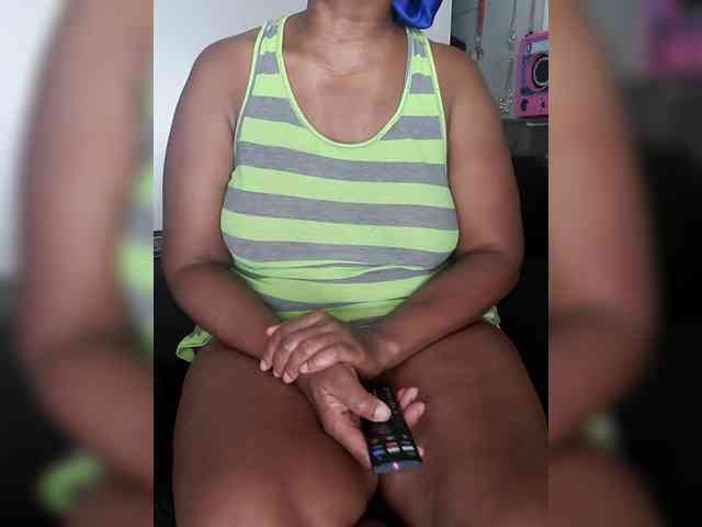 QueenAnitaDix webcam