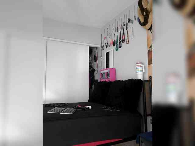 QueenAnitaDix webcam