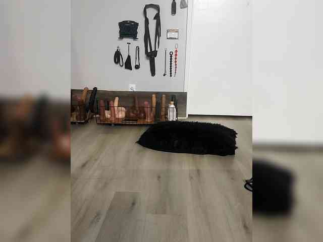 QueenAnitaDix webcam