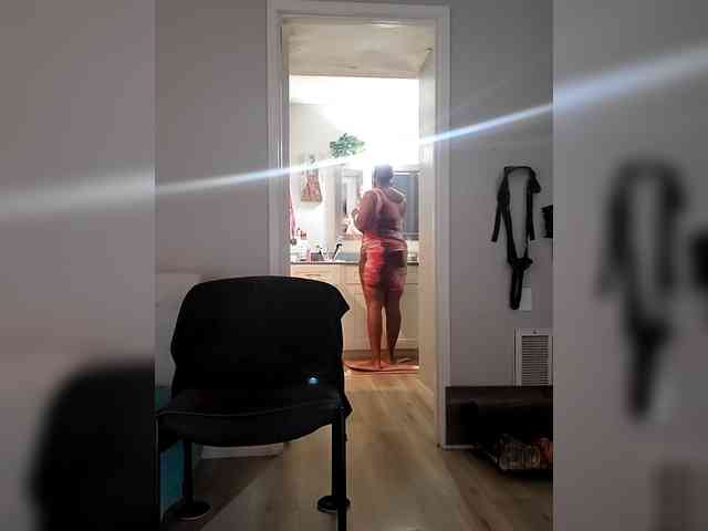 QueenAnitaDix webcam