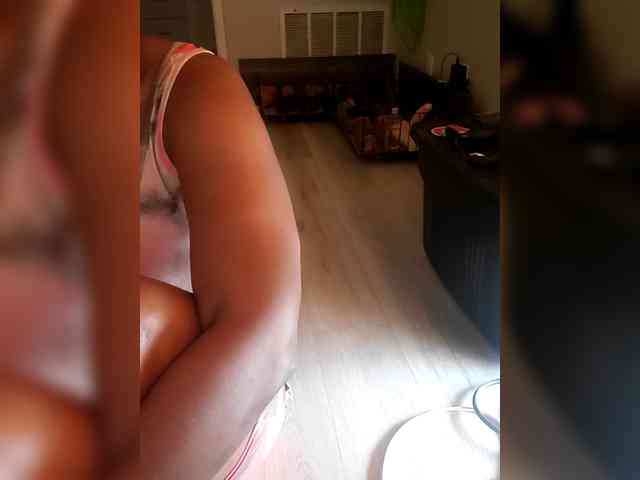 QueenAnitaDix webcam
