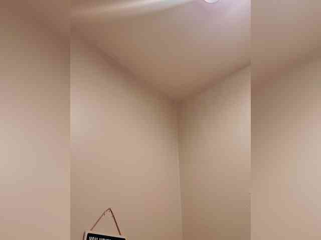 QueenAnitaDix webcam
