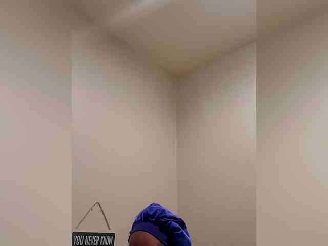 QueenAnitaDix webcam