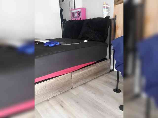 QueenAnitaDix webcam