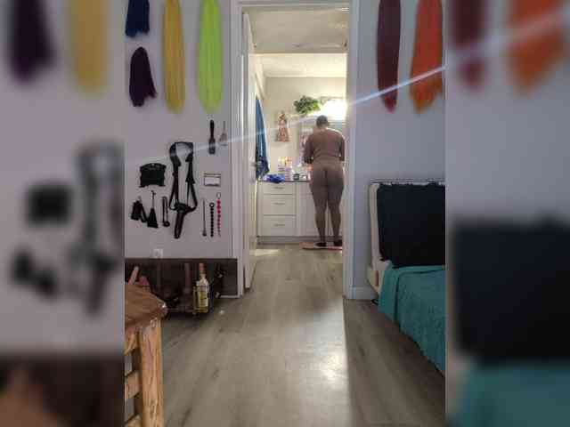 QueenAnitaDix