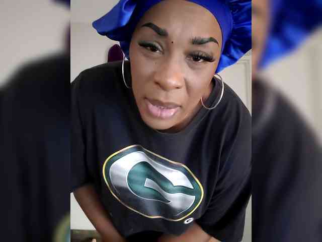 Model: Queenanitadix