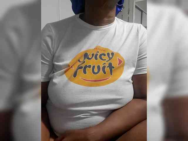 QueenAnitaDix webcam