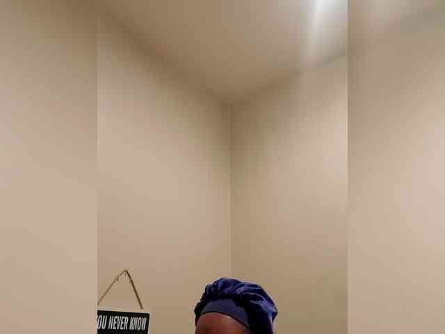 QueenAnitaDix webcam