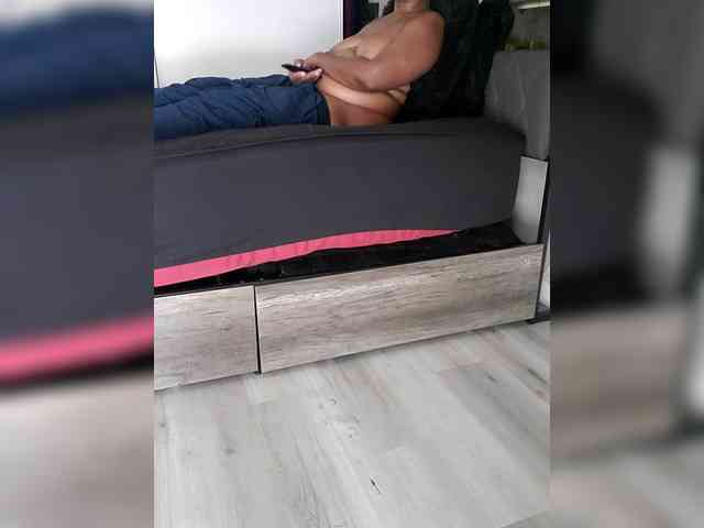 QueenAnitaDix webcam