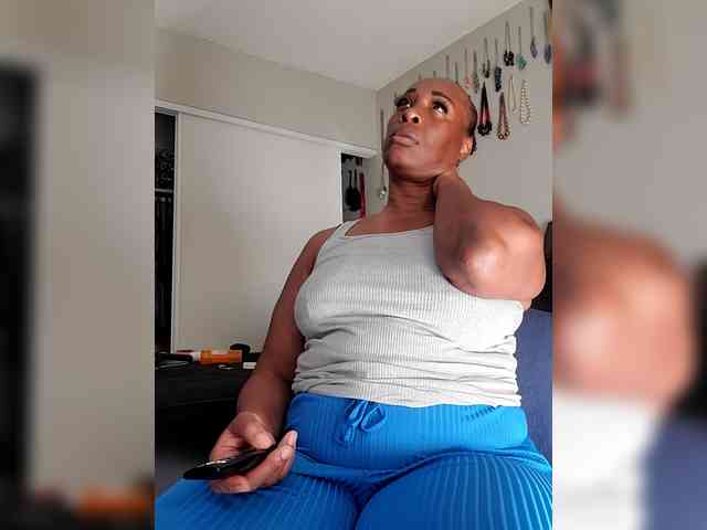 QueenAnitaDix webcam