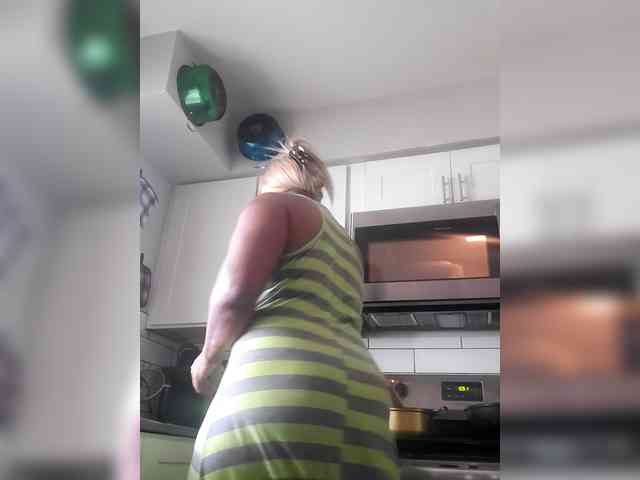 QueenAnitaDix
