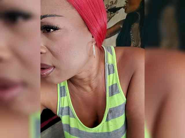 QueenAnitaDix webcam