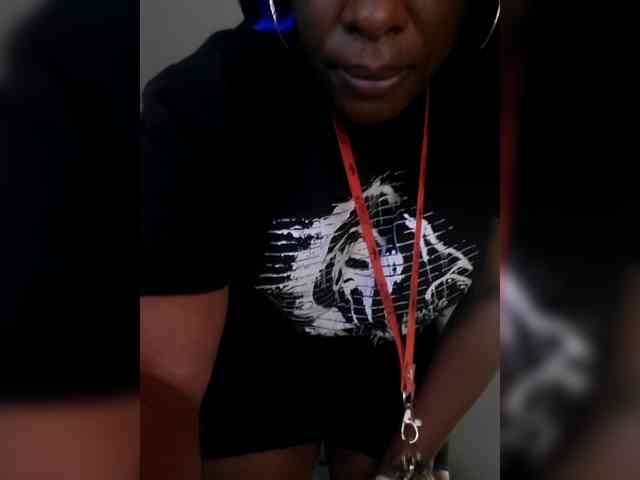 Model: Queenanitadix