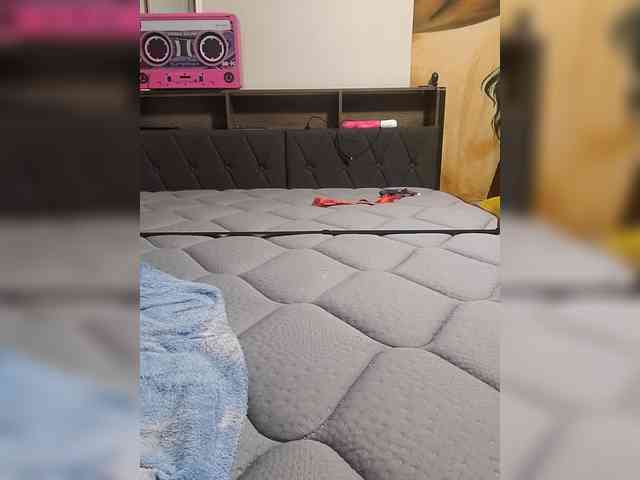 QueenAnitaDix webcam