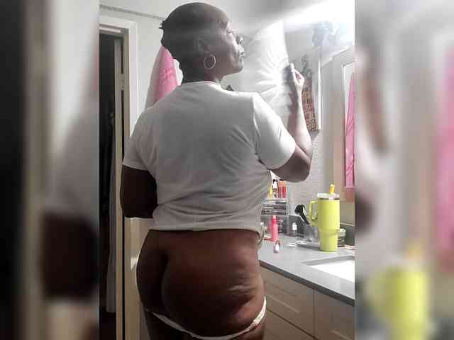 QueenAnitaDix webcam