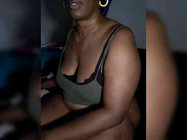 QueenAnitaDix webcam