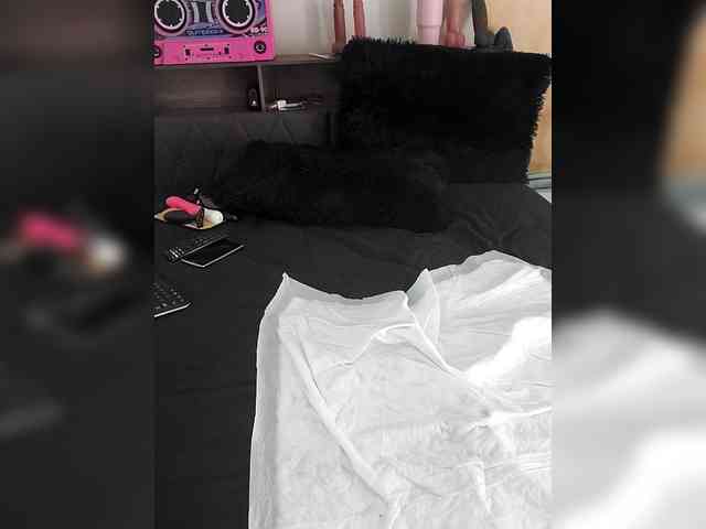 QueenAnitaDix webcam