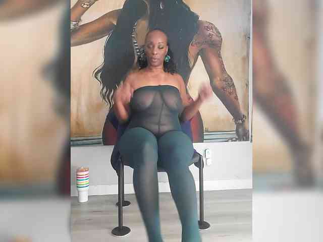 QueenAnitaDix webcam